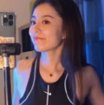 小姐姐试穿nike,小姐姐试穿Nike，展现街头潮流风采